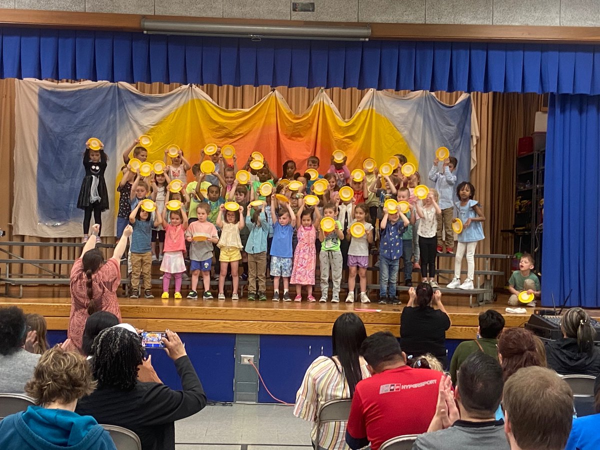 Mrs. Vosicky & Mrs. Smith’s Kindergarten classes sing at their end of the year spring concert. Wonderful job! These boys & girls are ready for 1st grade. #weschools