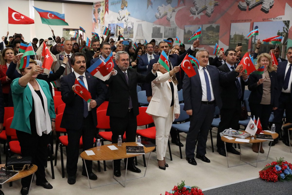 icisleriSTi's tweet photo. Azerbaycan Cumhuriyeti Sivil Toplum Kuruluşlarına Devlet Desteği Ajansı ve Türkiye Azerbaycan Dostluk, İşbirliği ve Dayanışma Vakfı birlikteliğinde düzenlenen Azerbaycan’ın Ulusal Önderi Haydar ALİYEV’in 100. doğum yılı anma programına katıldık. https://t.co/kPLm3I8NnN