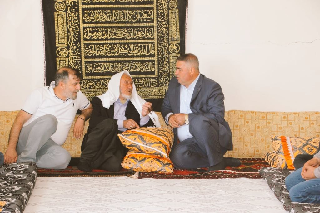 Saygı ve merhamet kazanacak...
<a href="/AvAhmetTuysuz/">Av. Ahmet TÜYSÜZ</a> 
<a href="/alibabacan/">Ali Babacan</a> 
<a href="/devapartisi/">DEVA Partisi</a>