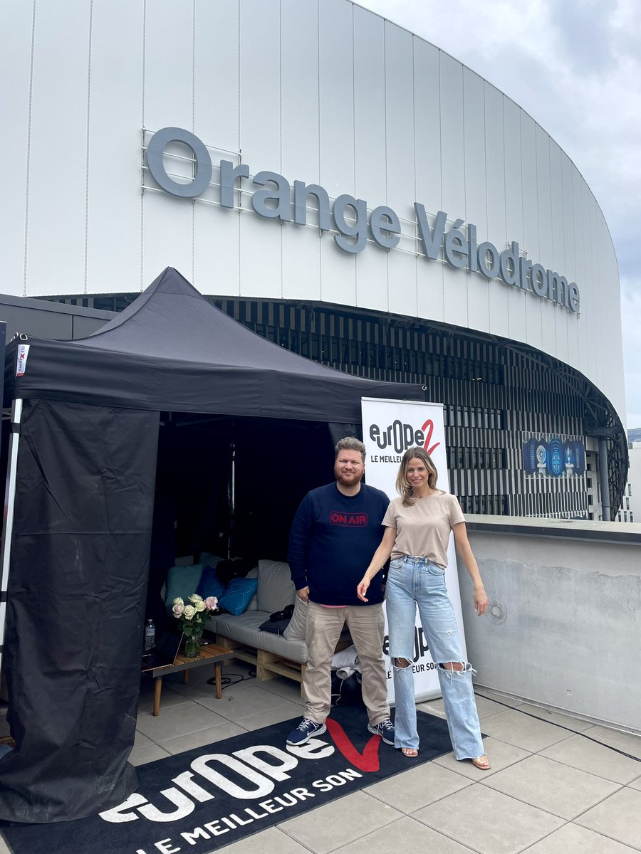Europe2's tweet photo. Hello Marseille 👋🥳

Deuxième étape de la tournée #nouvellescèneeurope2 🤩🥰 https://t.co/IboO9Qcydh