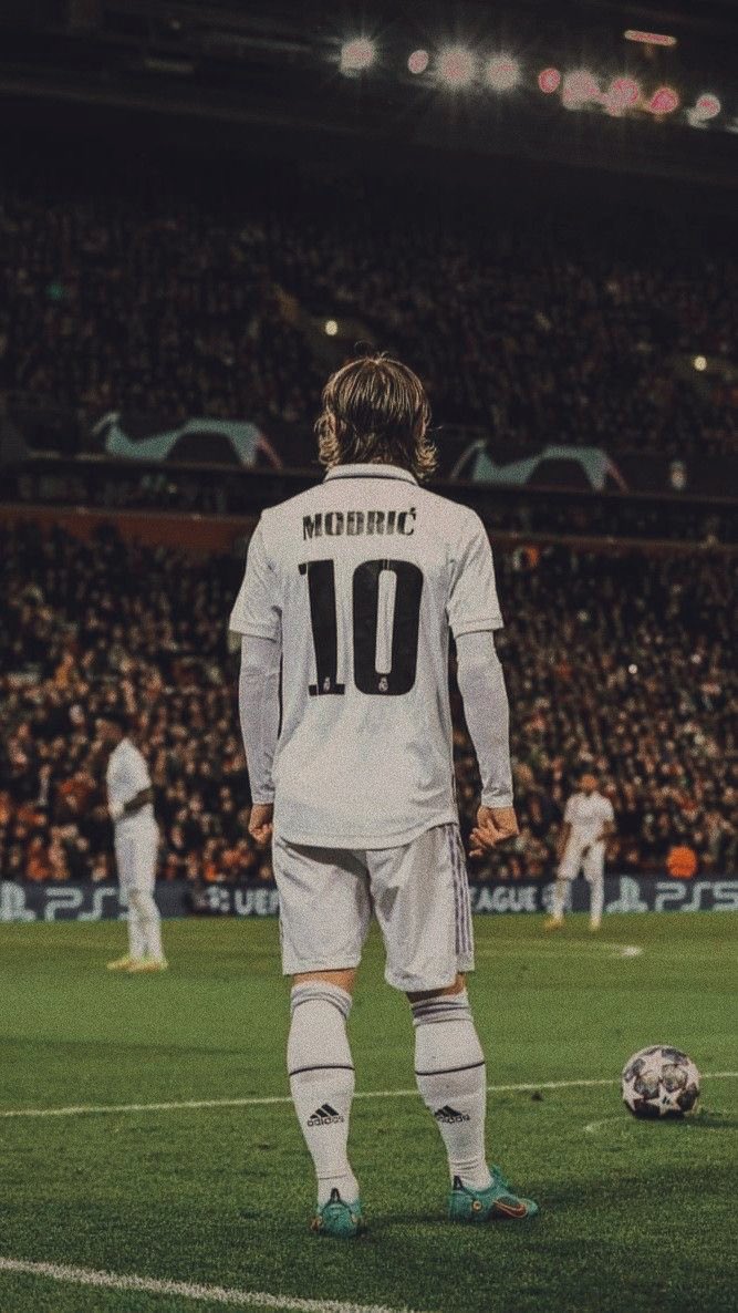 Wake up, Luka Modric plays football tonight #UCL