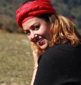 برای #غزاله_چلابی که وقتی بهش شلیک شد ما هم باهاش مردیم
#ما_همه_با_هم_هستیم