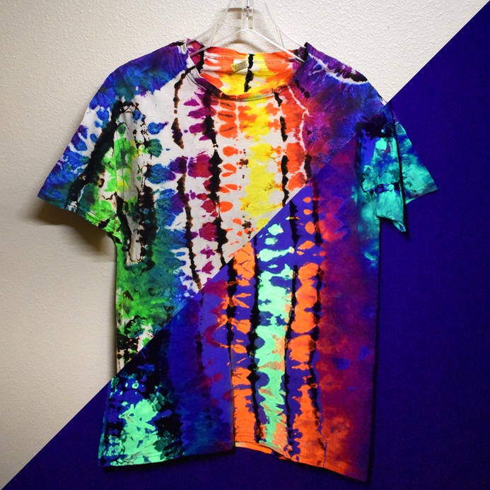 @jacquardproducts AirBrush Colors Fluorescent colors make it easy to get that glowing tie-dye look!

Check out the tutorial here- bit.ly/42DuJ9Y

#dharmatradingco #jacquardproducts #airbrushcolors #fluorescent #neon #blacklight #fabricpaint #tiedye #ravelife #partylife