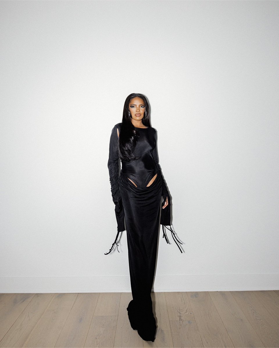 RyanDestiny's tweet photo. Ursula who? 🖤🐙🧜🏾‍♀️😂 https://t.co/pXWWxcF1Vr