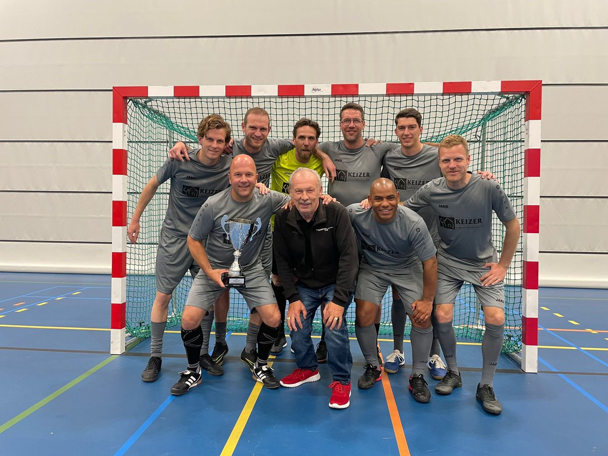 Keizer Garantiemakelaars gefeliciteerd met het kampioenschap op de maandagavond in de WRZV zaalvoetbalcompetitie 2022/2023🏆