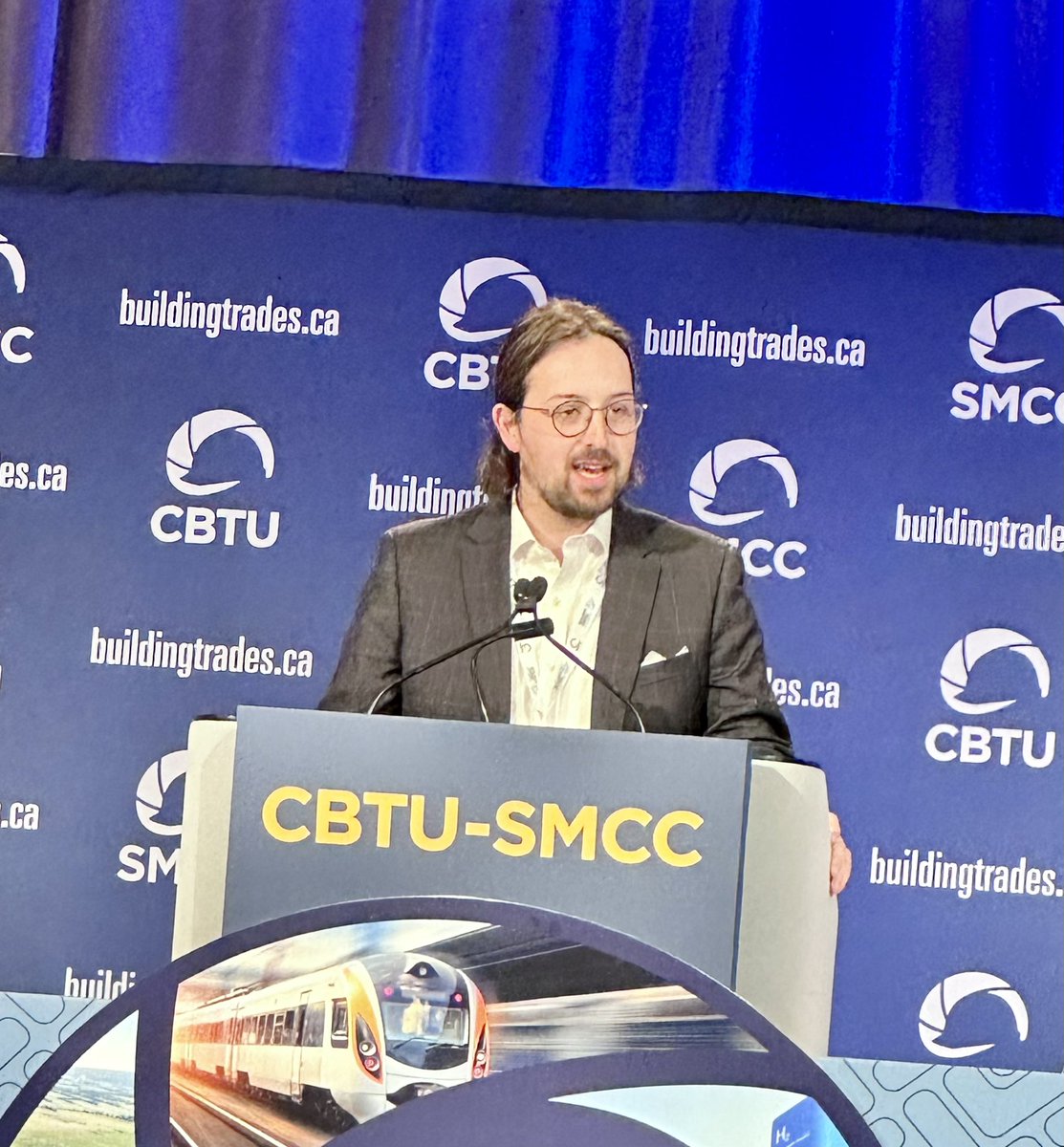 InsulatorsUnion's tweet photo. Thank you to @CGuldimann and RBC for their commitment to supporting economic growth and job creation in the building trades industry and creating job opportunities across Canada. #CBTU2023 #jobsfortomorrow23 https://t.co/F4t2Bt7zo2