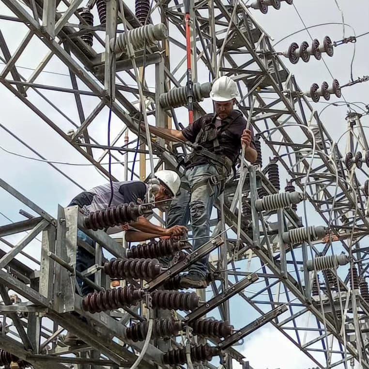 Realizan mantenimiento al sistema eléctrico en Caripito para garantizar estabilidad y eficiencia del servicio a más de 7 mil habitantes - bit.ly/42Y4wTN #Monagas #Maturin #MaduroMásPueblo @ErnestoLunaPsuv @CorpoelecInfo @NicolasMaduro