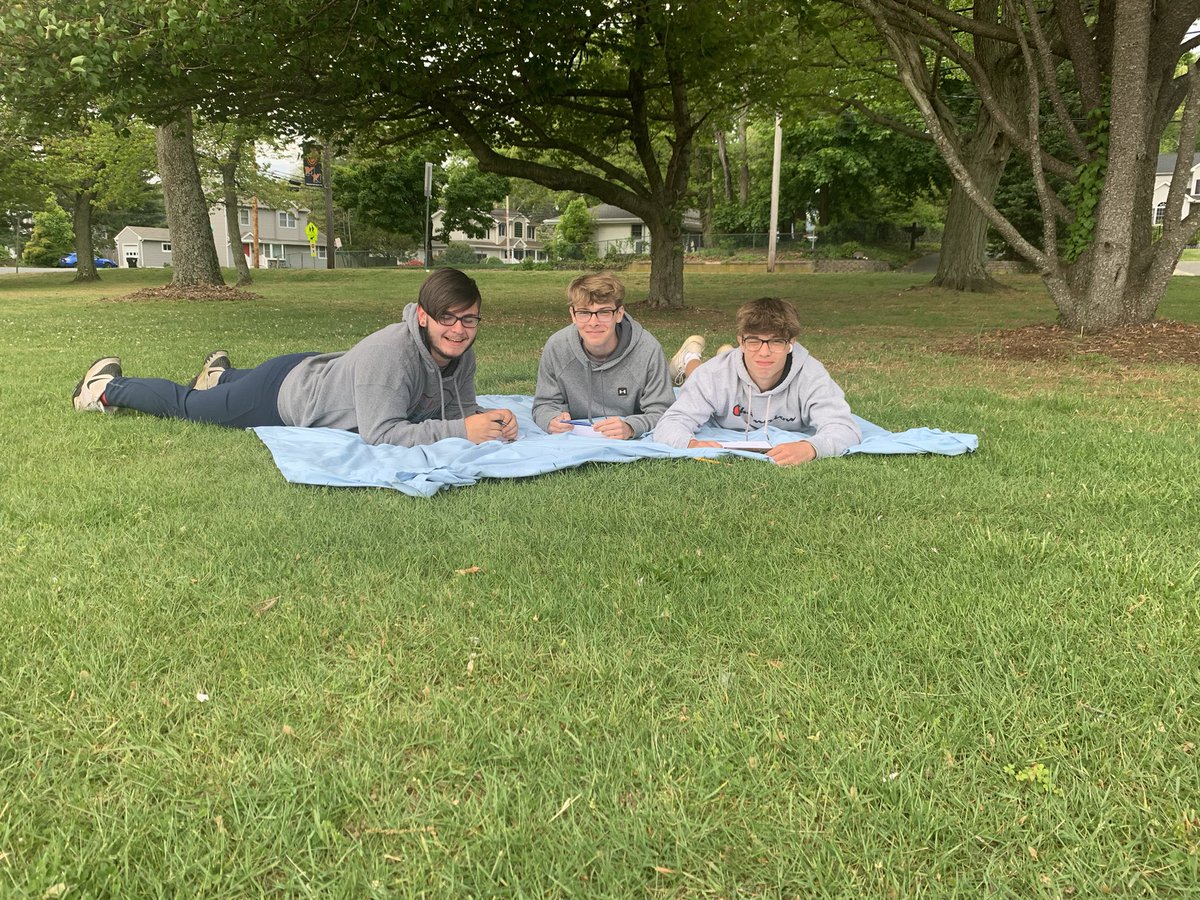 Cassiaw2012's tweet photo. Students had a blast outside learning about renewable and non renewable energy sources #wearemiddnorth https://t.co/s1xeee9FuF
