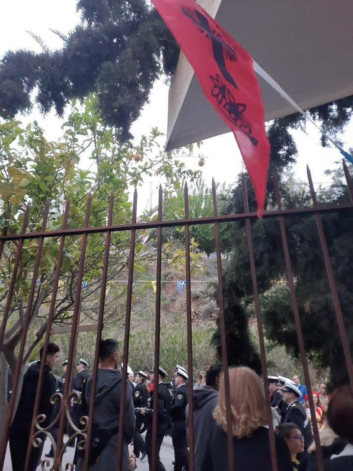 kstoudas's tweet photo. Ο βροχερός Μαγιάτικος ουρανός και οι δρόμοι της Νεάπολης υποδέχθηκαν την Ιερή εικόνα του Αγίου Χριστοφόρου. Από την περιφορά και λιτάνευση της Θείας εικόνας. Και του χρόνου με υγεία!
#Νίκαια #Nikaia #Νεάπολη https://t.co/VAvR0xz9iS