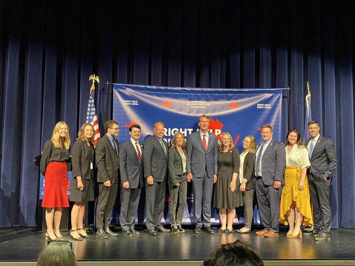 Today is #NationalFentanylAwarenessDay. I joined <a href="/GovernorVA/">Governor Glenn Youngkin</a> Glenn Youngkin, First Lady Suzanne Youngkin, Lt. Gov <a href="/WinsomeSears/">Lt. Governor of Virginia - Winsome Earle-Sears</a>, <a href="/VA_SHHR/">Secretary Janet Kelly</a> John Littel and others at Stafford High School to talk about the dangers of fentanyl. Thank you students for caring.