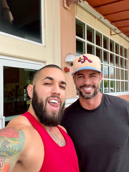 I just met William Levy aka the king of telenovelas at the gym 😭 https://t.co/5jp1ZMcJDq