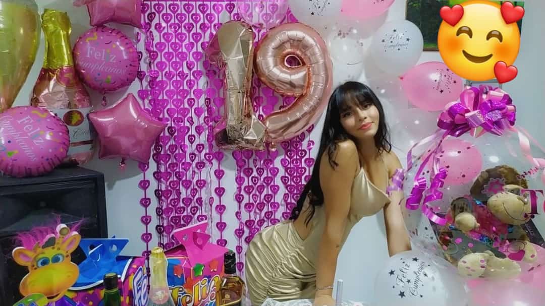 Ya 19 añitos 🙈💖 https://t.co/vuVeJrEKXQ