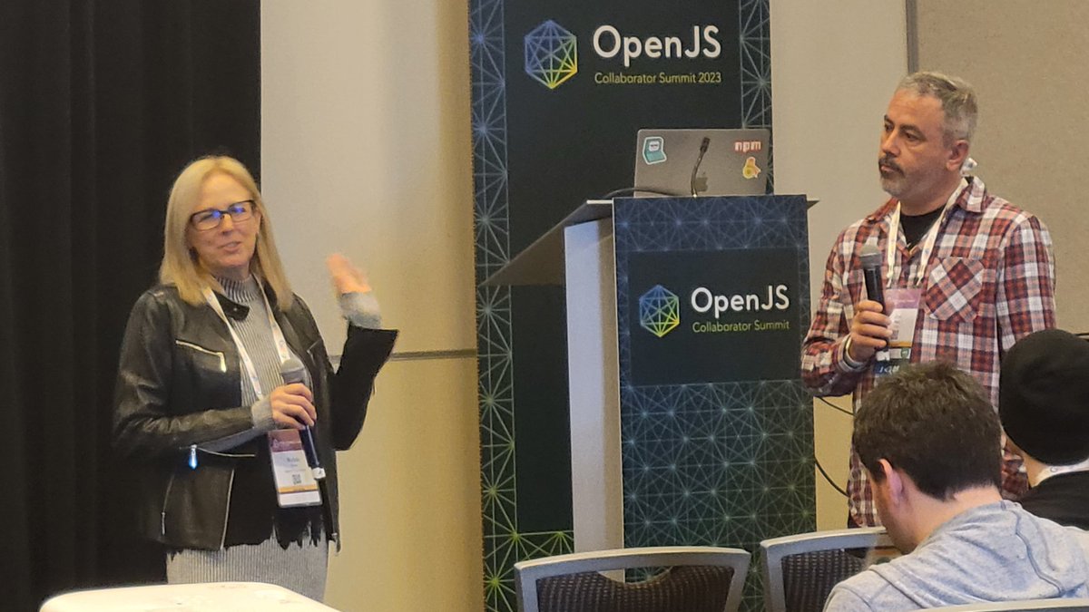 Great to see and listen to @rginn206 and @joe_sepi at the @openjsf Collaboration Summit #OSSSummit @linuxfoundation