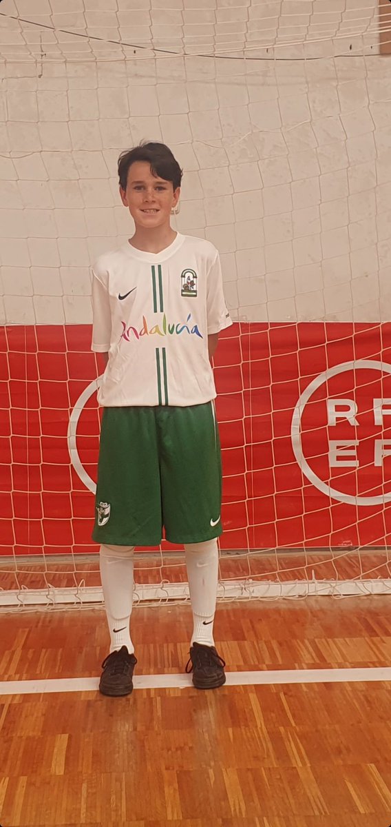 CDADFINEM's tweet photo. ⚪🟢 Gonzalo Vázquez, alumno del @EsclavasCadiz, sigue siendo un fijo con la selección andaluza benjamín. https://t.co/dP4nksR7mj