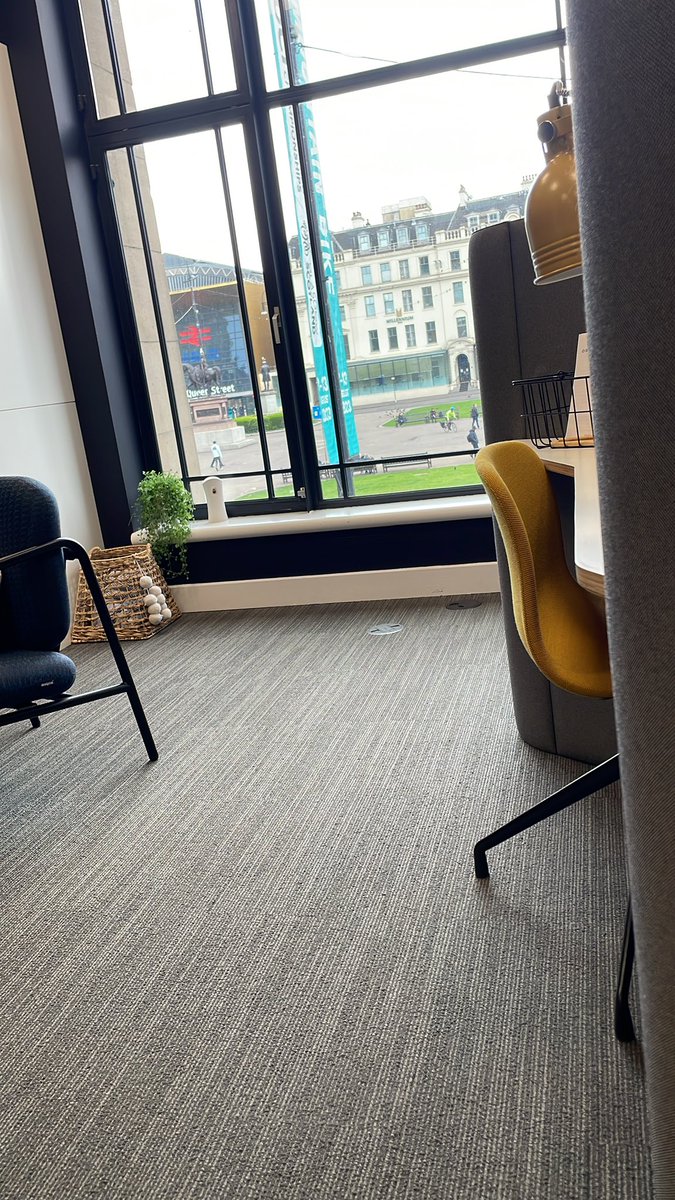 cmooreLithe's tweet photo. A really productive trip to #Glasgow today meeting clients who have travelled from the US. Great to see @achalmersLithe for a chat as well😊. The new office has superb views of George Square. #lithe https://t.co/4c9j3QVPFI