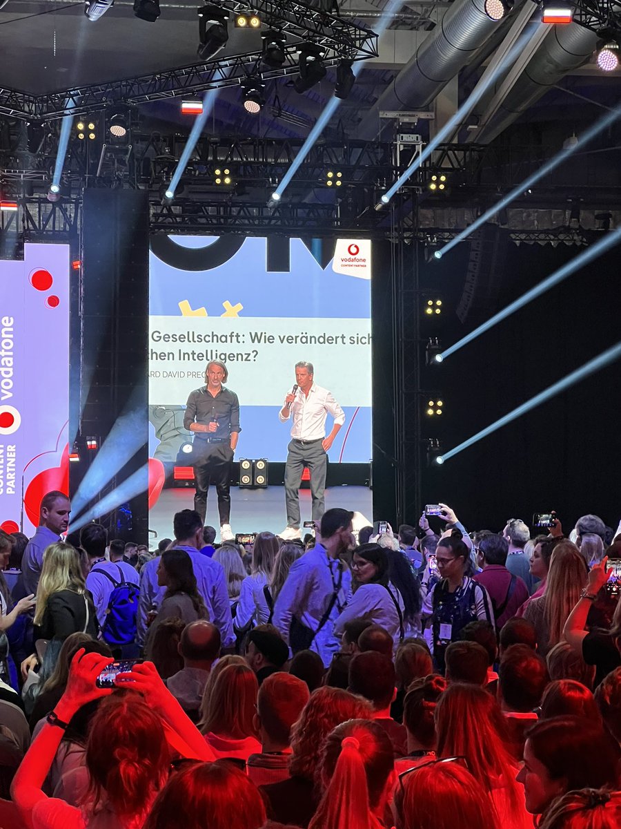 m_froehlich's tweet photo. Das Thema auf der #OMR2023 #OMR  #ki #chatgpt4 und noch viel mehr… #marketingmachtfröhlich https://t.co/ijHIZYyPzf