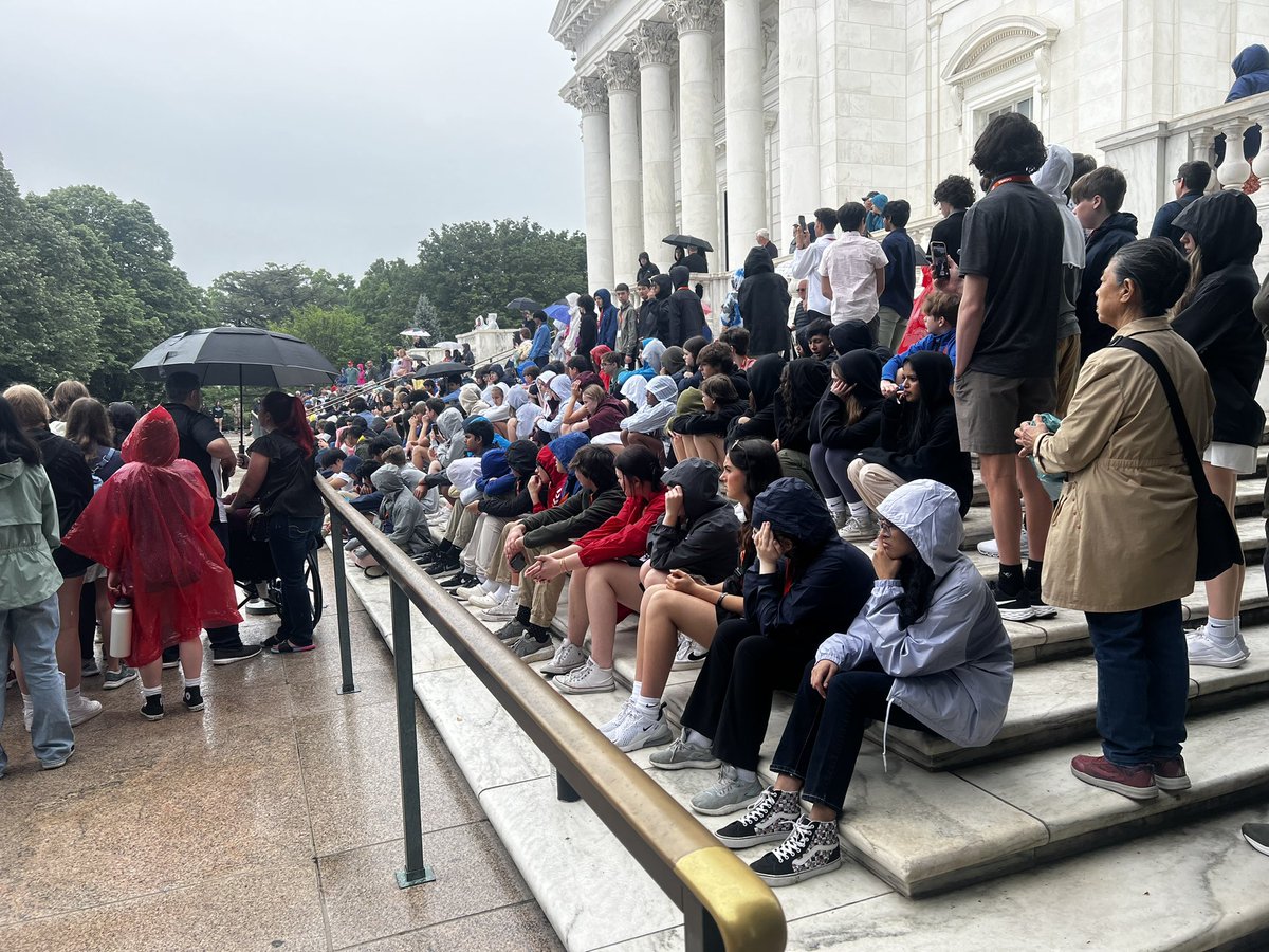 KellySyroka's tweet photo. Bus #4 
We enjoyed our tour of Arlington Cemetery and visited the tomb of the unknown soldiers. 
@OOMSDC @OOMS_OLSD https://t.co/ROZOjBNKze