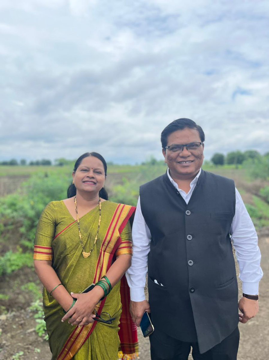 KambleMaitreyee's tweet photo. Happy 28th Anniversary
Maa~Baba
The couple goals you are, wishing you more love ♥️
#PowerCoupling #Love
@SeemaKamble4 @DrMilindKamble https://t.co/Zvo2t5K5Pp
