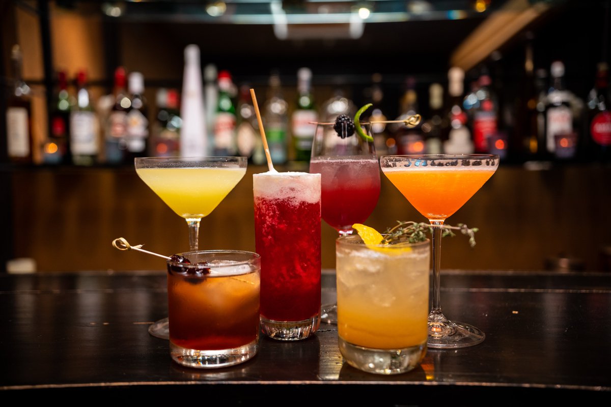 Let’s get together at Catch 35 Chicago.  New Happy Hour Beverage special – Cheers!
MONDAY – FRIDAY 3pm-6pm (In Bar & Patio Only)
Glass Pour Wines $10 – Well Spirits $10 – Classic Martini’s $12 – Draft Beers $7 – Domestic Beers $5
#happyhourchicago