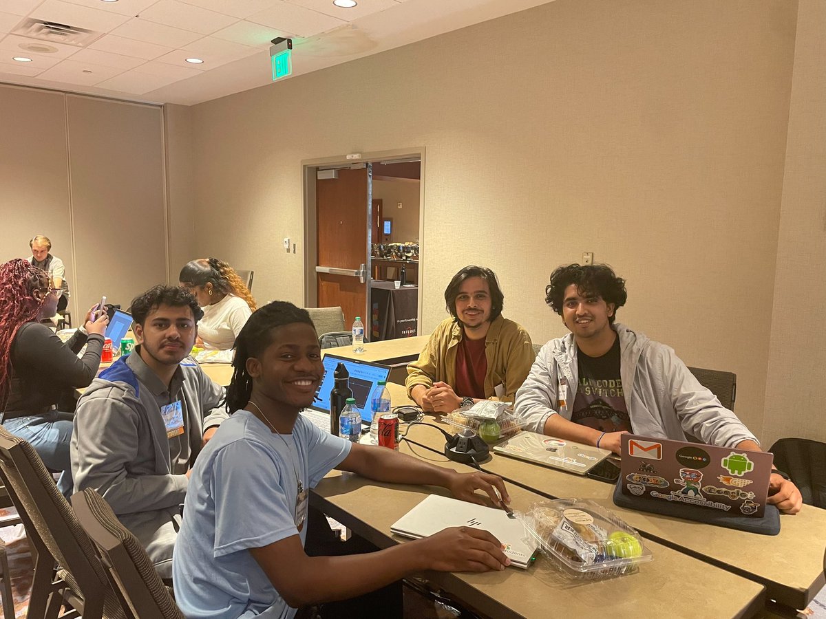 Internet2's tweet image. Great energy in the Student Hackathon today in Atlanta at #CommEX23 - thanks to @omnibond for donating computing resources and trainers Charlie Dey and Je’Amir Powell from TACC