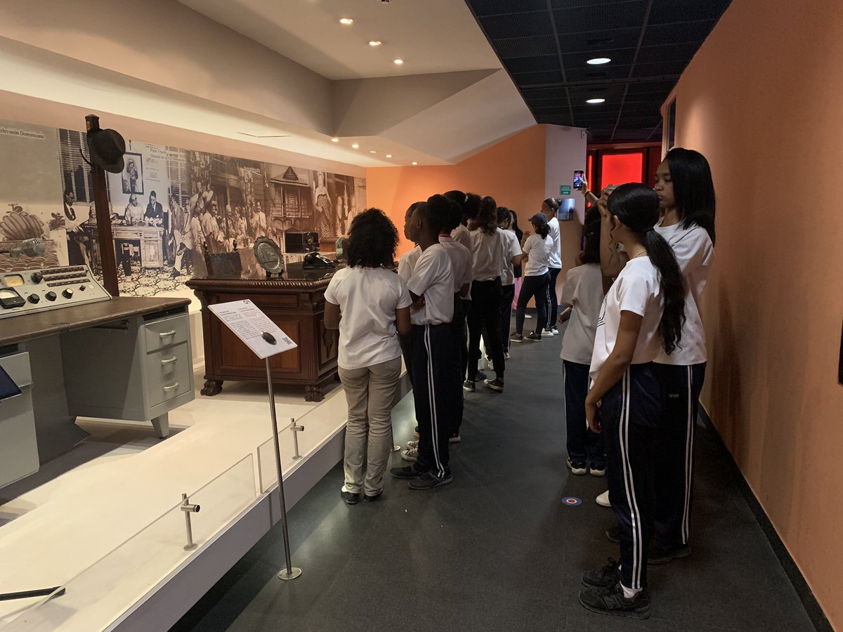 Nos sentimos agradecidos por la visita del Liceo Estado de Israel (@liceo_estado_de_israel), quienes pudieron conocer la historia de las telecomunicaciones de nuestro país. 🇩🇴
