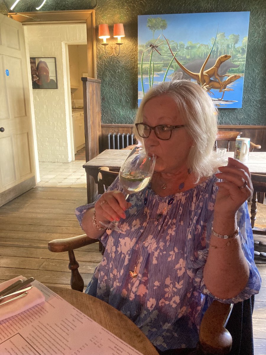 ✨Judy Harris✨ (@coast_prcomms) on Twitter photo I enjoyed my lush birthday lunch today <a href="/TheGuntonArms_/">The Gunton Arms</a>
Great food as always. This gastro pub has some fab artwork on their walls by iconic British artists … but I get my photo taken sitting in front of a painting of *love making lizards* ! 😂
#birthdayfun #art #foodie I enjoyed my lush birthday lunch today <a href="/TheGuntonArms_/">The Gunton Arms</a>
Great food as always. This gastro pub has some fab artwork on their walls by iconic British artists … but I get my photo taken sitting in front of a painting of *love making lizards* ! 😂
#birthdayfun #art #foodie