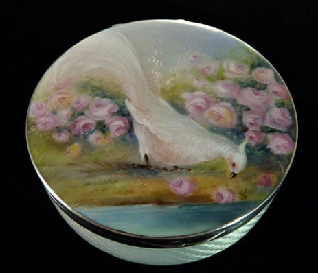 Vintagecompacts's tweet image. thevintagecompactshop.com/collections/al… #kellerman #silverboxes #antiquesilver #Antique  #antiqueenamel #antiquesterlingsilver #guilloche #anniversarygifts #silvergifts #antiquegifts @Vintagecompacts