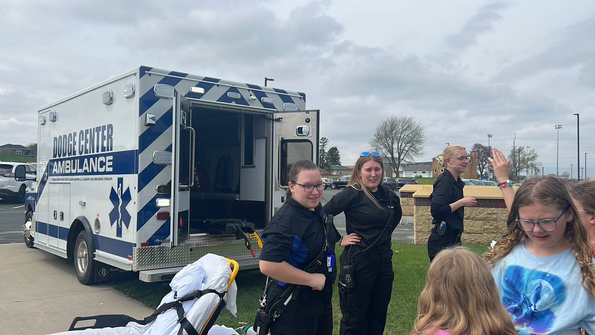 Learning about the Ambulance <a href="/KMElem/">KM Elementary School</a> <a href="/MarkMatuska/">Mark D. Matuska</a> #KoMetExcellence