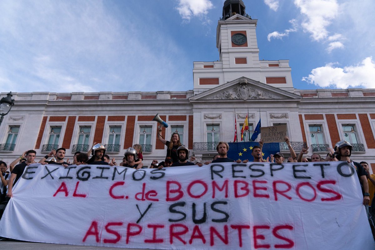 The #Firemen's Union has called a demonstration on #May9 in #Madrid to protest against the delay in the opposition process for future firefighters of the #ComunidadDeMadrid. @bomberosinforma #bomberos #madrid