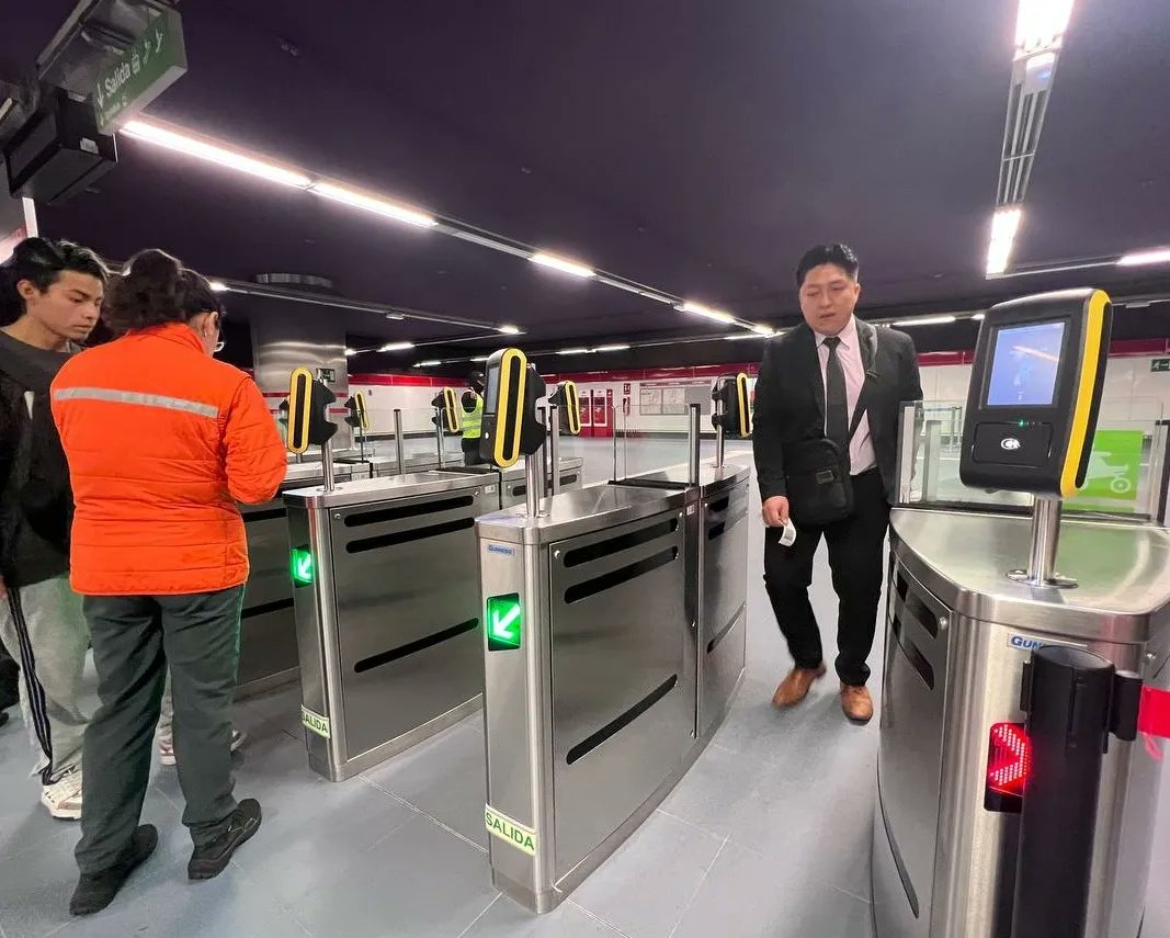 MetrodeQuito's tweet photo. 🔵#Hoy | Las 10 estaciones del #MetroDeQuito habilitadas brindaron un servicio ágil y sin novedades que reportar.
Estación #ElLabrador
#MetroTeConecta https://t.co/TXqMtrUhKD