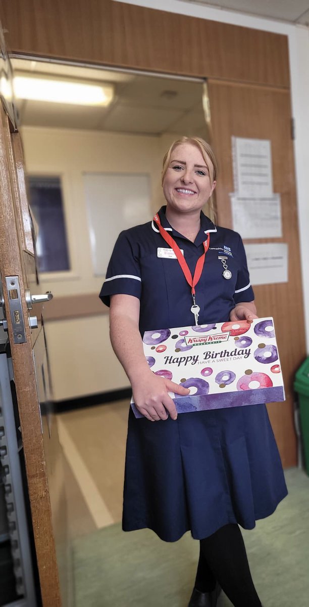 Our sister Bianca goes absolutely above and beyond for our patients and her colleagues so she absolutely deserved a birthday tweet! Happy birthday queen b 🐝🍰🧁🍩 @ward_2c 

#lthtrrecognition #thankyou #happybirthday #caring #compassionate #goingaboveandbeyond