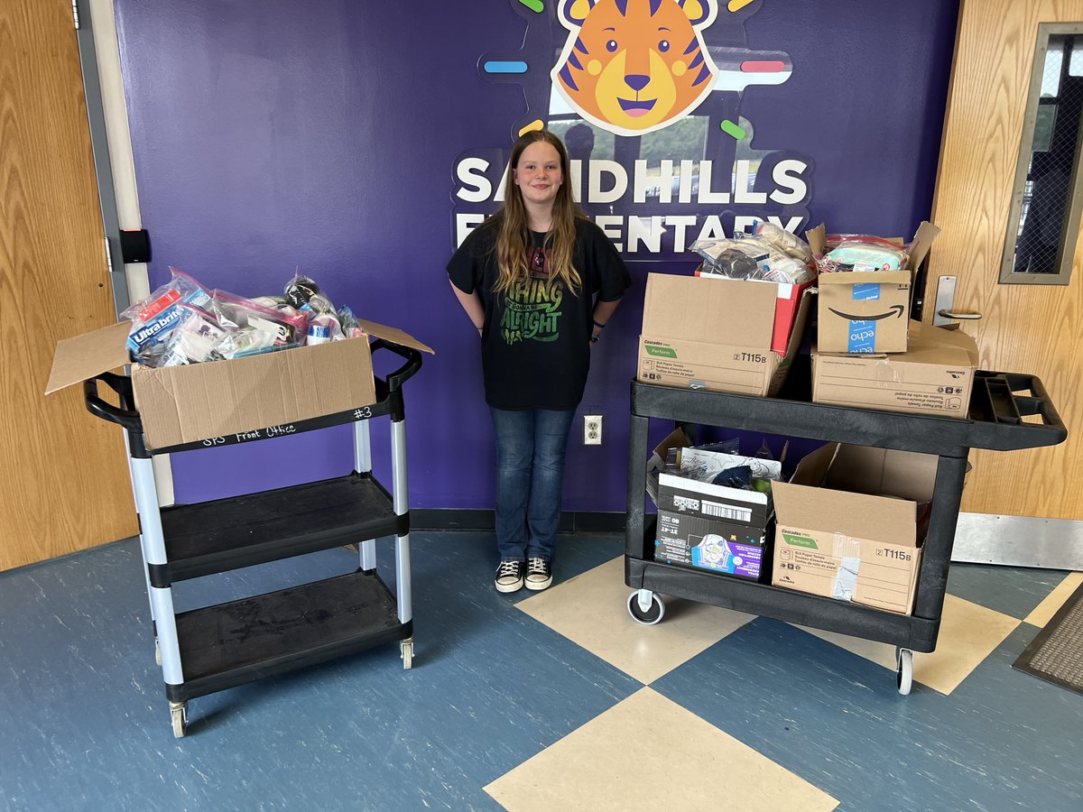 This Swansea 4th grader is making a difference. Hayden Rabon decided to collect "Helping Packs," zip-lock bags full of personal hygiene items, for her Passion Project at school. Thanks to the community's help, she was able to collect 100 bags! Way to go, Hayden!