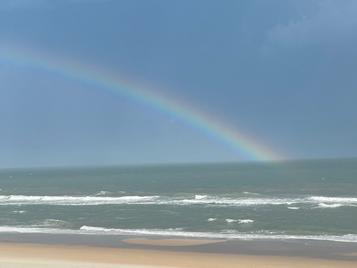 TreasureSales's tweet image. Amazing rainbow in Surf City! Think there&apos;s some treasure at the end of it? If you&apos;re looking, let us help you find your treasure! If you&apos;re thinking of buying or selling, call 910-327-4444
We&apos;re your #trustedlocalexperts