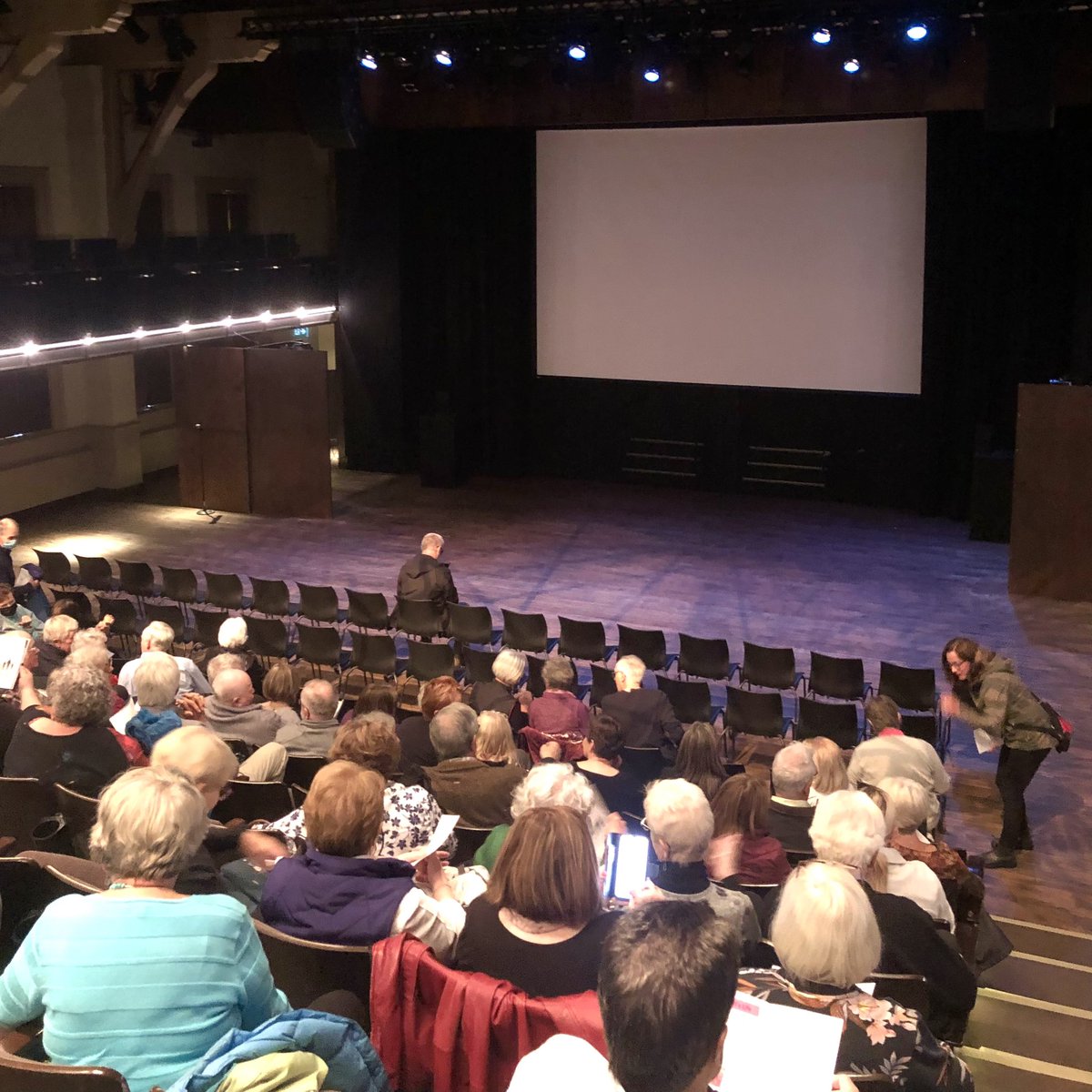 fohc_friends's tweet photo. What an amazing evening! It was wonderful to welcome all our friends to this exclusive Peterborough showing of “With This Light” @withthislight 
Thank you to @TheMarketHall , our volunteers and all our sponsors who made this incredible night happen! 🎥🎬😊 https://t.co/5xllCRTkUj