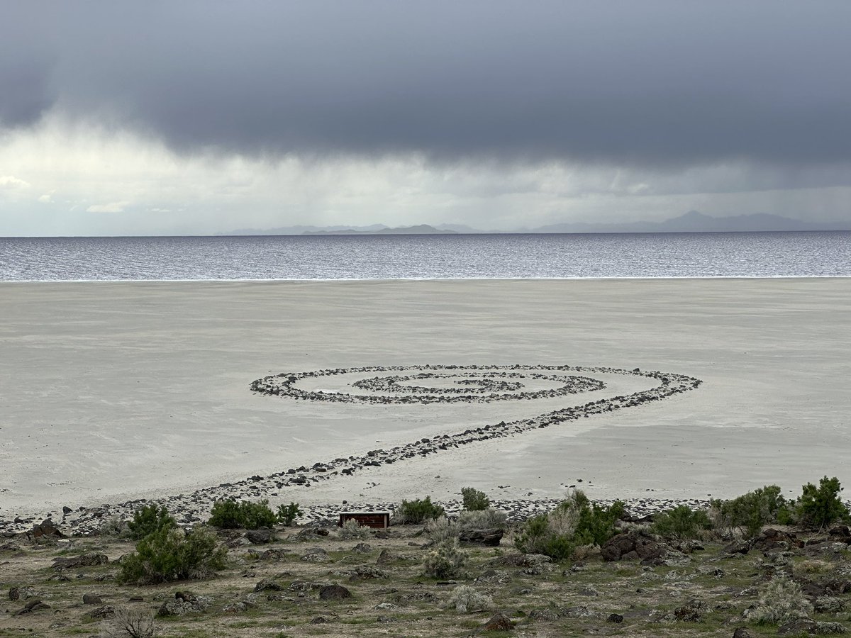 I visited Spiral Jetty this week. I shared some initial thoughts on how Robert Smithson’s earthwork is functioning as a signpost to planetary-scale entropy:   instagram.com/p/Cr-E8YgMhqR/…