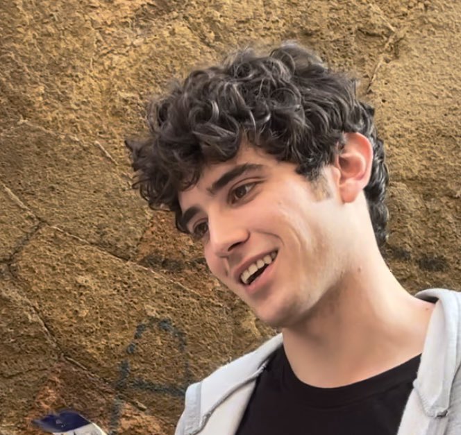 scorpioVero's tweet photo. vié qua che ti metto in tasca https://t.co/tqSOuoGe47