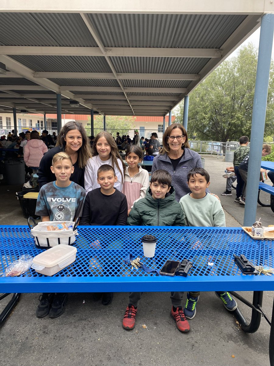 KeppelVAPA's tweet photo. Keppel Card redemptions are in full swing as we get closer to the end of the year. Congratulations to all of the students who are redeeming their Keppel Cards for special prizes.  #gusdpbis @GlendaleUSD https://t.co/odsXcbg8N8