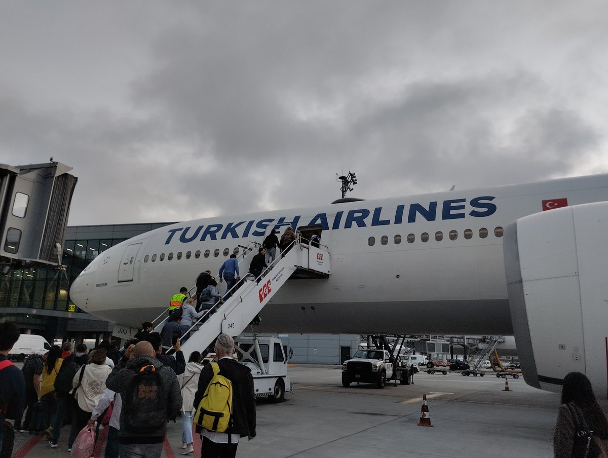 CraSayago's tweet photo. Comienza nuestra movilidad  a #bodrum #Turkey Gran recibimiento @EUErasmusPlus  @eTwinning_es Gracias @aderisa_sayago  @educacyl @pueblosdesayago https://t.co/m5QJArf4xb