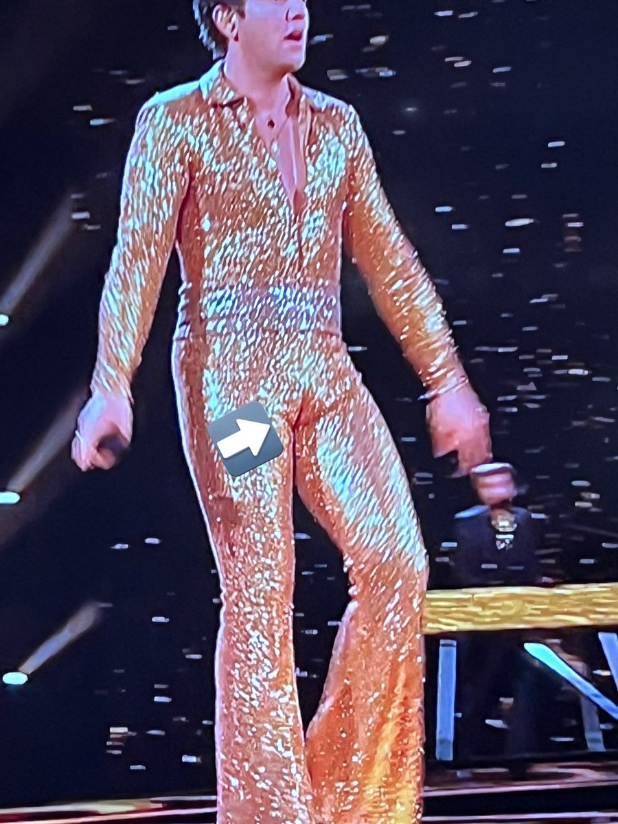 𝐙𝐞𝐮𝐬 on Twitter "¿Me explicas la pezuña del de Irlanda? Eurovision 🐪"