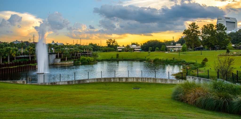 FlGuestDrctry's tweet photo. Life is better outside. Covering over 4000 acres Tallahassee is home to over 100 state, county, and city parks featuring, fishing, hiking, biking, picnicking, and playgrounds. #TomBrownPark, #DorthyBOven, #MaclayGarden, #LakeJackson, #CascadePark, #JackMcLeanPark, #HerritageLake. https://t.co/wvpzfRv04F