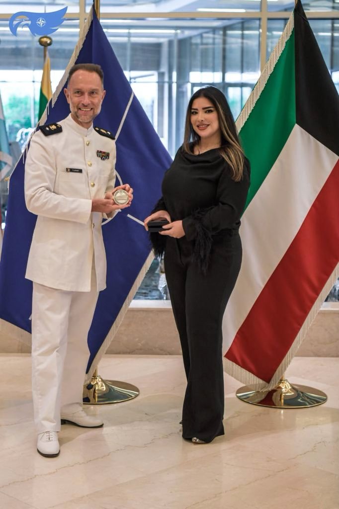 NATOICICentre's tweet photo. التقت بالأمس السيدة مريم الجيران مدير المركز بالندب والسيدة نورا إليز بيك مدير مكتب الناتو لدى المركز، بقائد القوات التكتيكية في مضيق هرمز @EMASOH_AGENOR في مقر المركز، وذلك لعرض رؤية المركز وأهدافه، بالإضافة إلى خطة عمل المركز لعام ٢٠٢٣، ومناقشة سبل تعزيز التعاون بين الجانبين. https://t.co/33O1ukAQpO