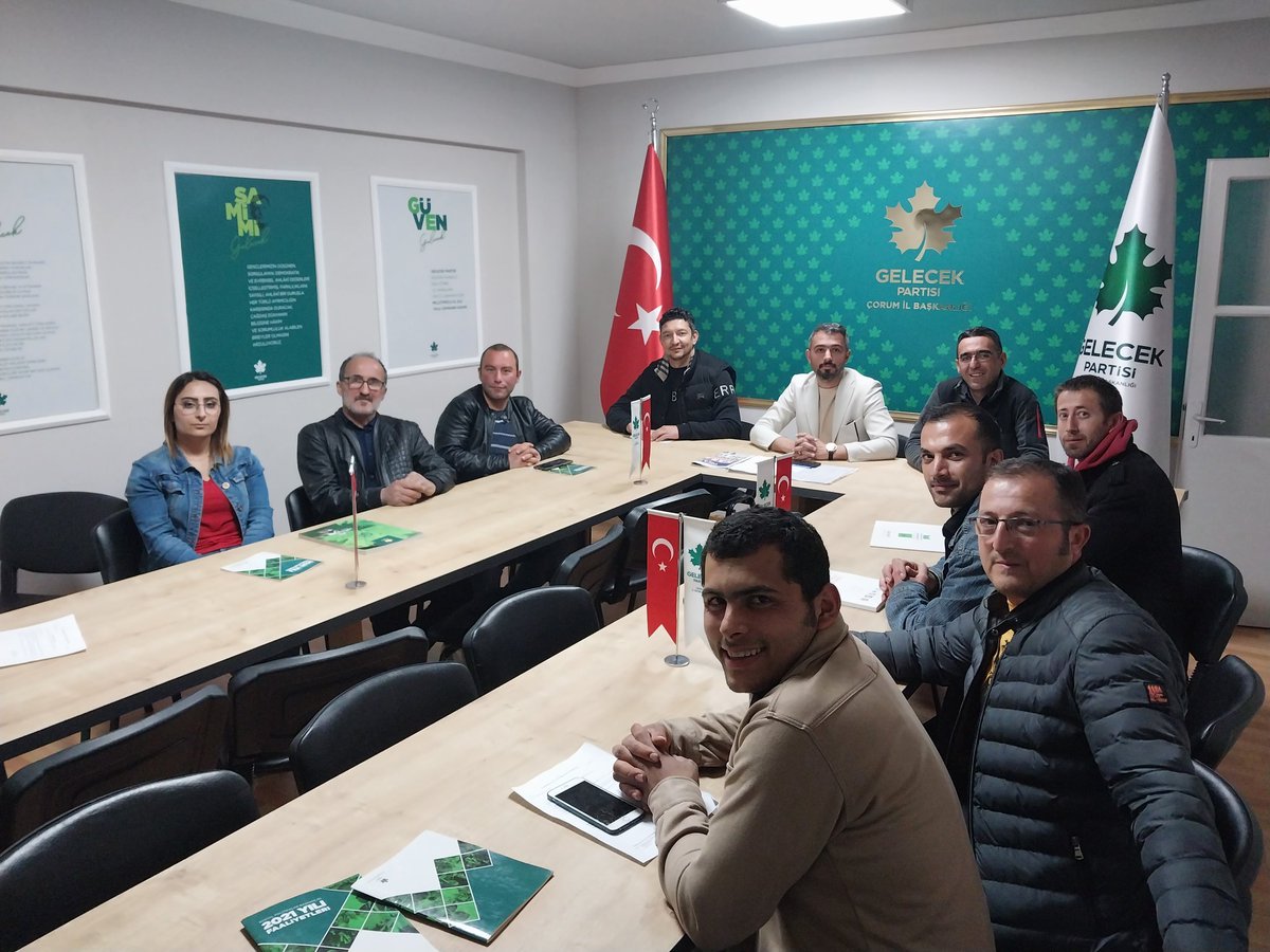 gelecekcrm's tweet photo. Merkez İlçe Teşkilatı Yönetim Kurulu olarak seçim önü son  toplantımızı gerçekleştirdik. Sandık Görevlisi olacak Başkanlarımızın Sandık güvenliği hakkında bilgi paylaşımı yaptık. @Ahmet_Davutoglu @SelimTemurci @RBekiroglu @MuhammedDerin https://t.co/sNHbkNoyFw