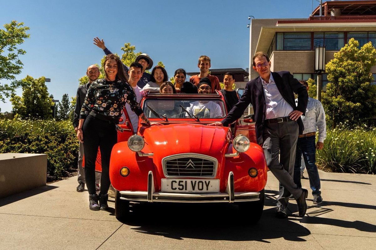 How fabulous is this shot that was taken for #thegreatroadtrip! We had to reshare for #throwbacktuesdays ✨ 

#fundraising #charity #charityevent #charityevents #2cv #2cvcitroen #fundraiser #comingtogether #charitysupport