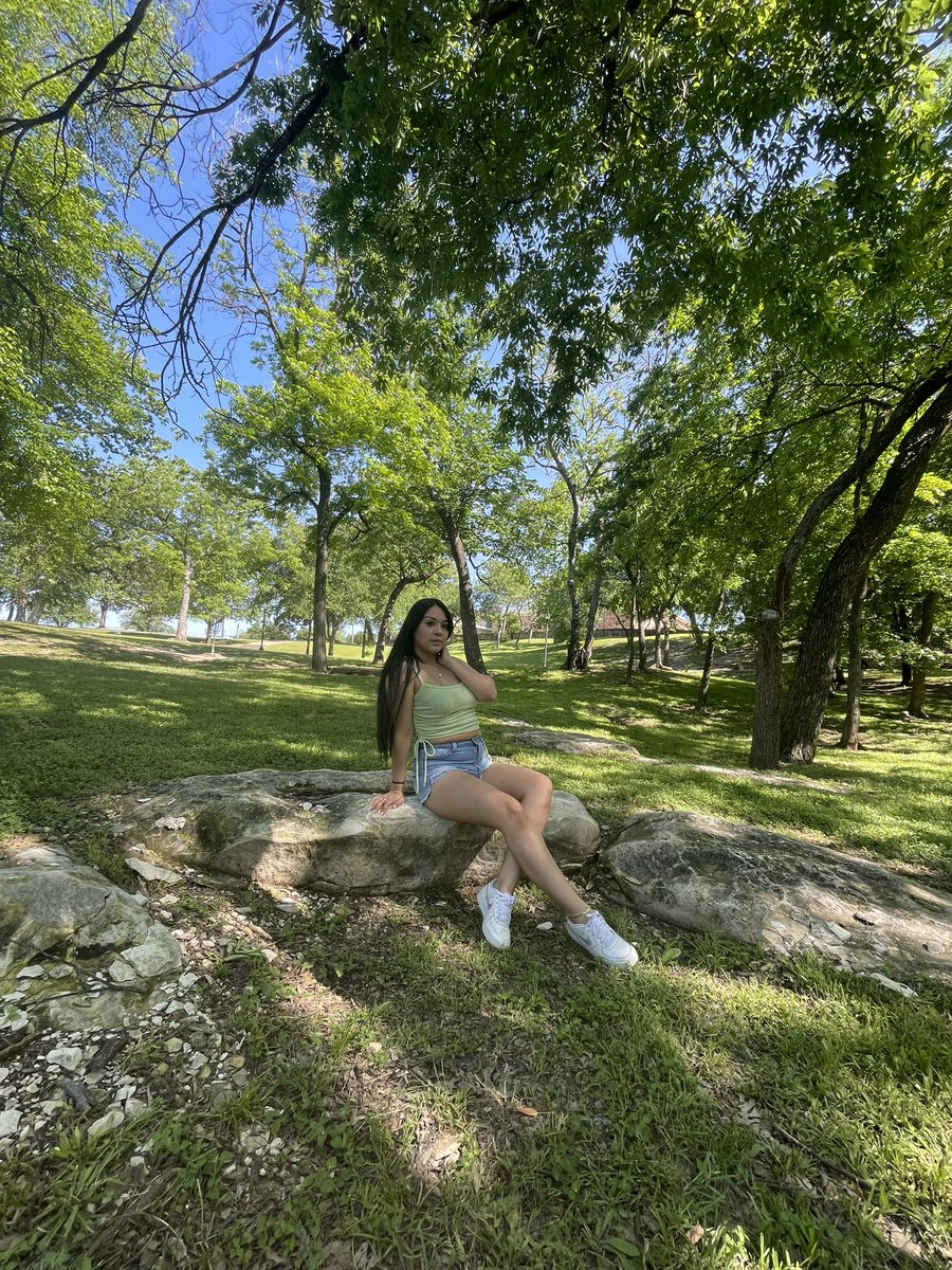 _itsjustjasmine's tweet photo. Embracing this sunshine because Dallas is one bi polar weather 😂 https://t.co/uMVwZ1Ew5t