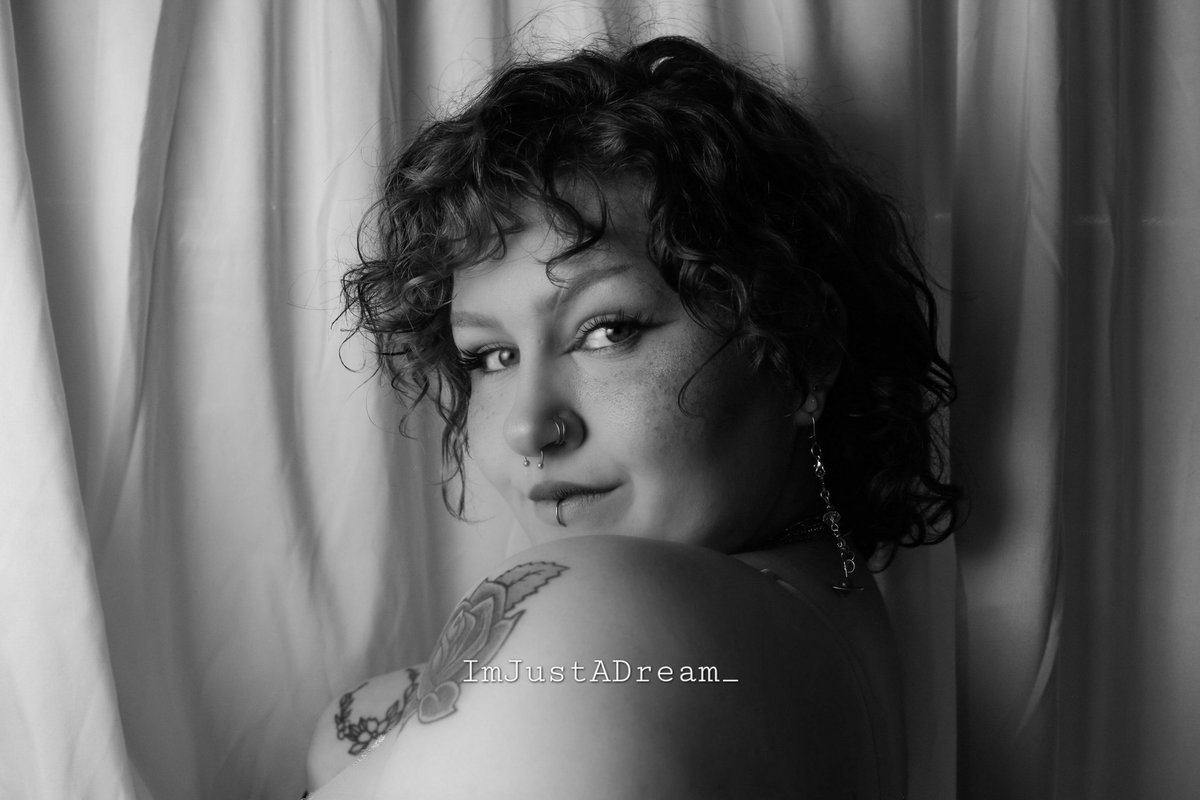 ImJustADream_'s tweet photo. Hey babies! I've been posting on reddit lately too! Yall should go follow me there! I'll follow you back 💕
@ LilDreamurr
See you there!
#nsfw #nsfwtwt #ofmodel #thick #thickums #bbw #bigbeautifulwoman #belly #tummy #softwoman #lgbt #lgbtnsfw #linkinbio https://t.co/fOopGty6eL