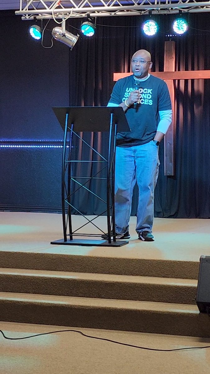 JusticeReform's tweet photo. Justice Ambassador Willie Mitchell hosted a #SecondChanceSunday this past April in Texas, sharing his story & why second chances are important to him! He also spoke on the importance of advocacy with @prisonfellowshp. You can inspire your church too➡️ https://t.co/sC5j3Osu2i https://t.co/Ut5PRmhQul