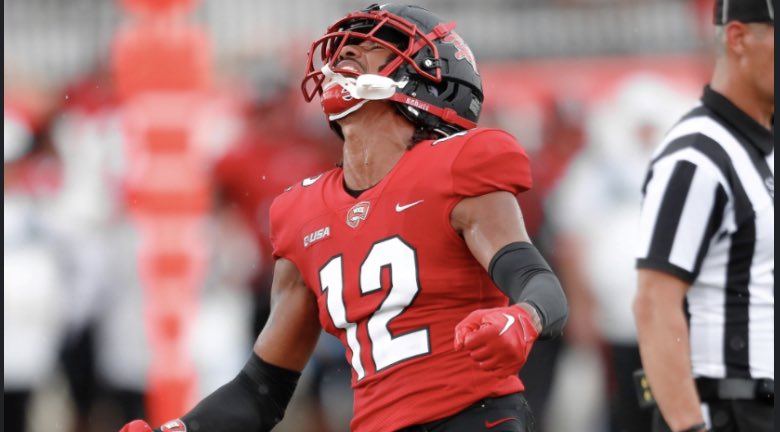 Blessed to receive an offer from Western Kentucky University #gohilltoppers @mnw_fb @CoachDBrown27 @CoachVerne @Andrew_Ivins @GabyUrrutia247 @CharlesPower @RivalsCole @247Sports @Rivals @On3sports