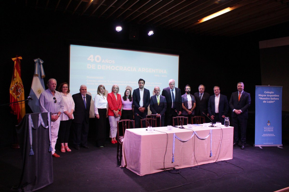 En el marco de la celebración por los 40 Años de Democracia Argentina, participamos de la cátedra abierta “La democracia en España y Argentina: una mirada desde las coaliciones, las mediatizaciones y los gobiernos locales”, que tuvo lugar en el Colegio Mayor Argentino en Madrid.