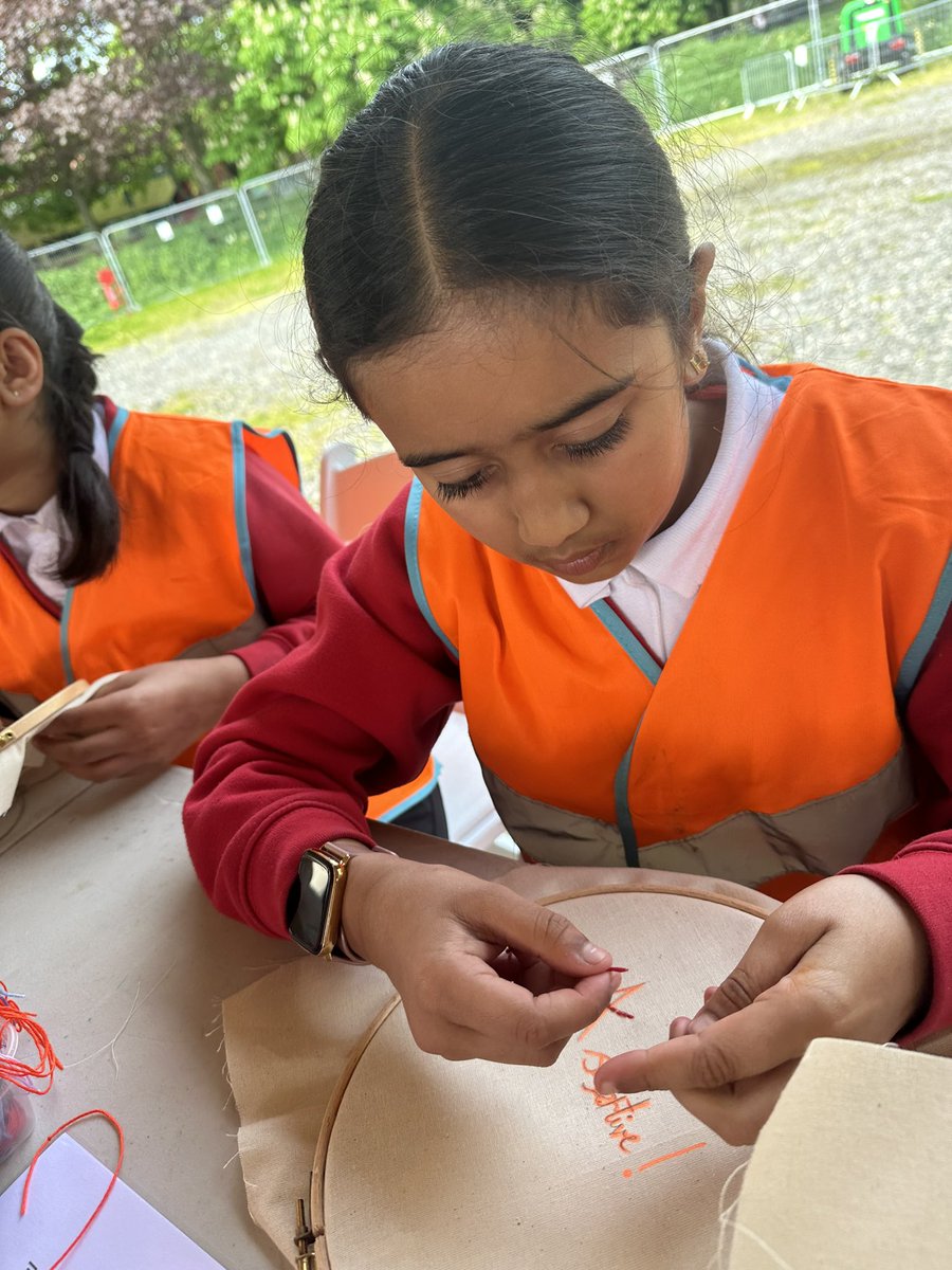 IqraPrimaryA's tweet photo. Some of our Y5 pupils visited the Wow Barn part of Leeds2023. We had fabulous feedback from the organisers on the outstanding behaviour and deep thinking of our children. @LEEDS_2023 #learningbehaviours #aspirations #wowbarn #primarySTEM https://t.co/z9oo7tiOD6