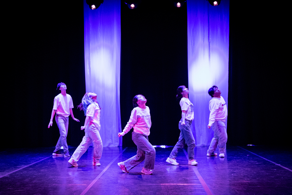 Just ... dance!

The Spring Dance Concert in Weisiger Theatre <a href="/NortonCenterKY/">Norton Center</a> brought 15 students and six choreographers together for the final convo of the year!